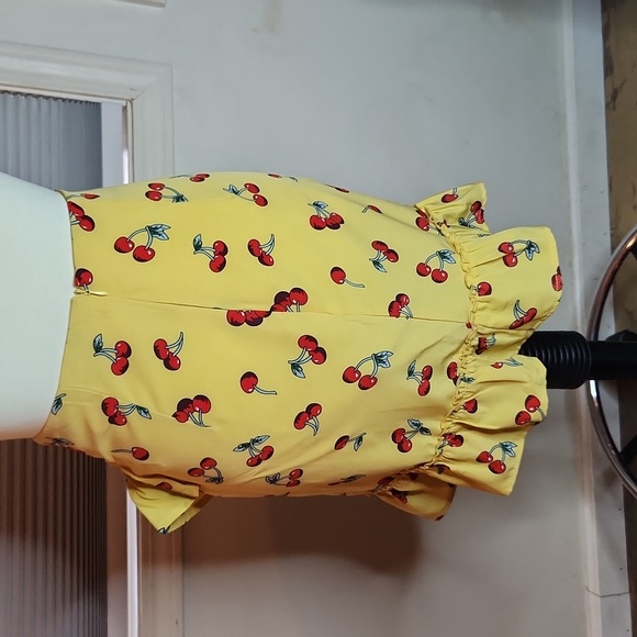 Cherry Print XS Shein High Waisted Skirt - Picture 3 of 5